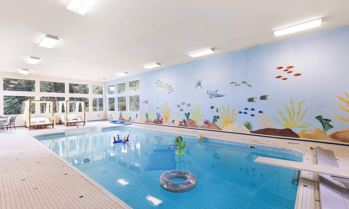 Rockford Casa | Wembley Place Estate/Indoor Pool/Hot Tub/Game Room