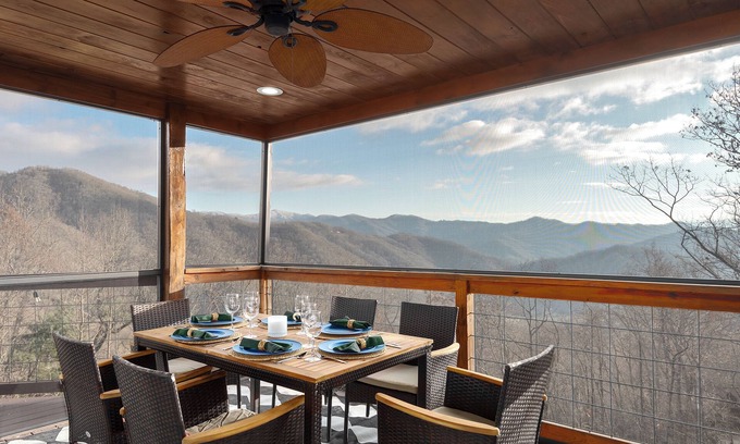 Bryson City Cabina | Wengen Chalet - Outdoor Theater, Views, Sauna, Cold Plunge, Hot tub, Firepit