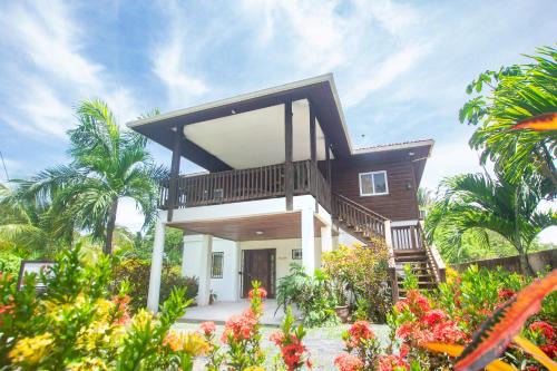 Gibson Bight Casa | Wescot Villas Roatan