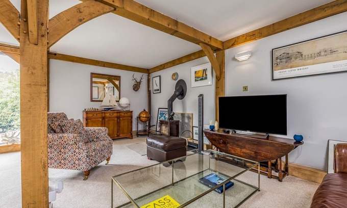 West Ashling Casa | West Ashling Barn, near Goodwood | Pass The Keys