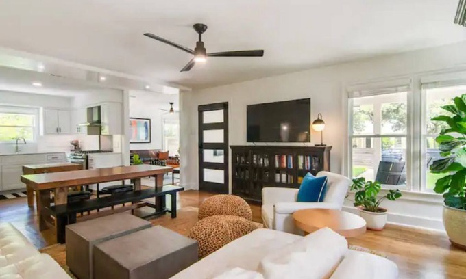 Bryker Woods Casa | West Austin Corporate: Execs Relocations Nurses