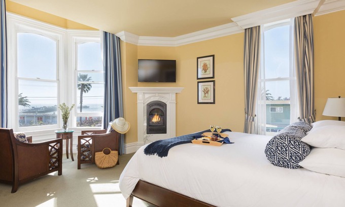 Westside Santa Cruz Cama Y Desayuno | West Cliff Inn - A Four Sisters Inn