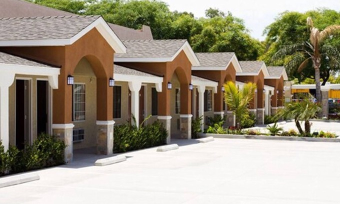 Santa Ana Casa | West Coast Inn - Near Gem Theatre