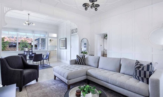 West End Casa | West end Charm 5 bed, 3km to CBD