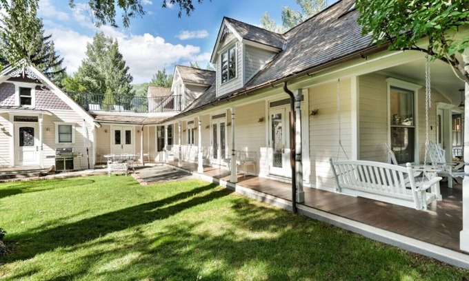West End Casa | West End Family Home