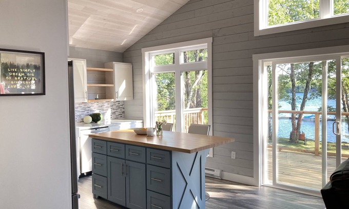 Clare Casa | West End Lakehouse
