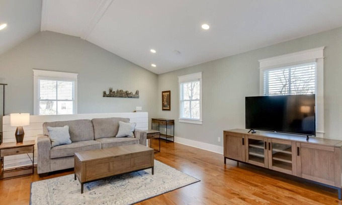 Sylvan Park Apartamento | West End Luxury - 30 Day Rental