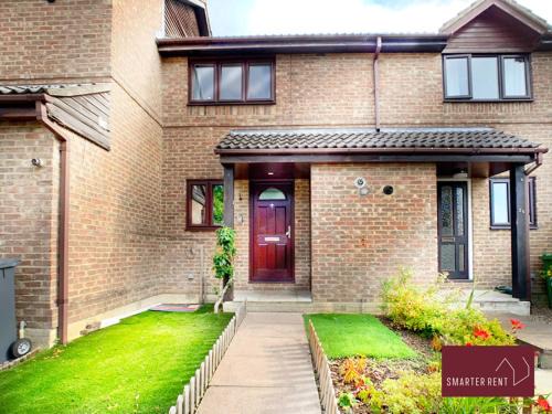 West End Apartamento | West End, Woking - 2 Bed House With Parking and Garden