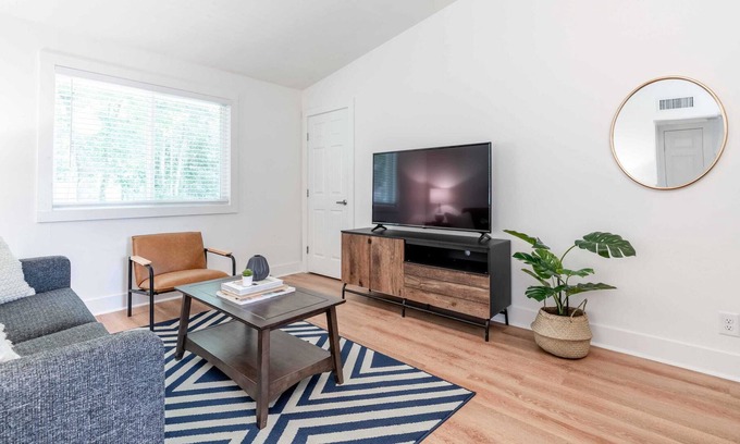 Lindridge-Martin Manor Apartamento | West Home | Charming and Cozy 2 Beds Apartment