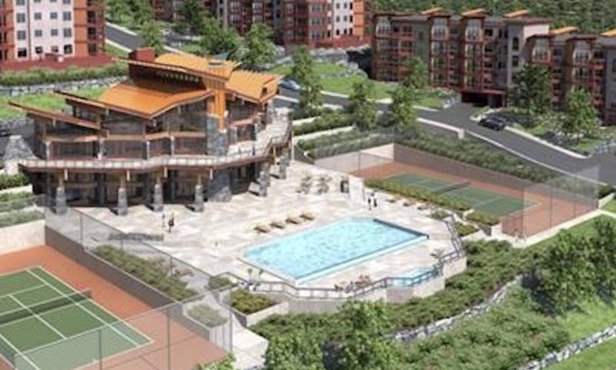 Central Okanagan Condominio | West Kelowna Oasis! Pools, Hot Tubs, & Views!