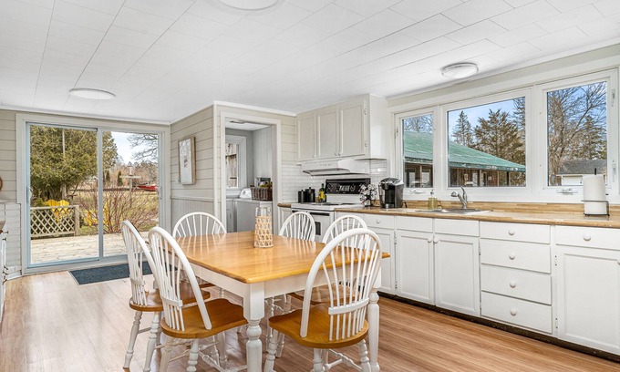 West Lake Casa | West Lake Nook - Near Sandbanks with Park Pass