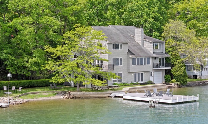 Hammondsport Casa | West Lake Retreat: private lake home on Keuka's west side, sleeps 10