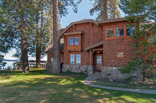 Homewood Casa | West Lake Serenity with 180-Degree Lake Views