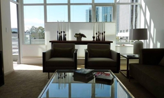 Waterfront Condominio | OCEAN WEST TOWERS Long Bch Condo 2Bed / 2BA / Sunny / Balcony / Pool / Gym / BEST BUILDING!