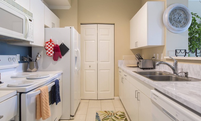 Grandview Heights Condominio | West Palm Beach, impresionante apartamento de 2 habitaciones a pasos de todo lo que necesitas