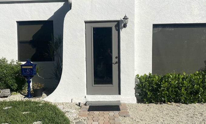 Parker Ridge Casa | WEST PALM BEACH Spanish Style home ready to host you and your family