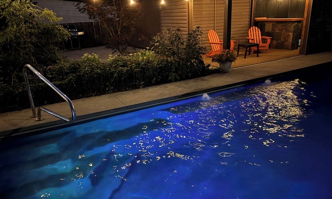 Kamm's Corners Casa | West Park retreat luxury salt water hot tub and heated fiberglass inground pool