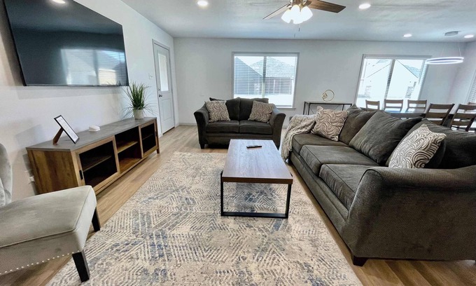 North by Northwest Casa | West Texas Retreat - 3BR 2BA - New Construction
