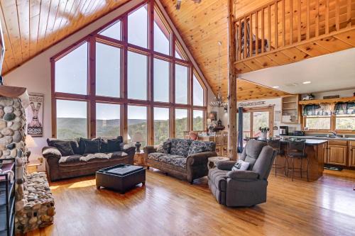 Mountain Base Casa | West Virginia Cabin Near Snowshoe Mountain Resort