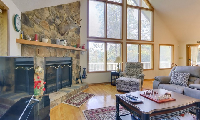 The Woods Casa | West Virginia Home w/ Deck on Golf Course