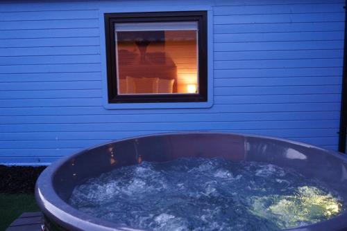 Baltinglass Otro | West Wicklow Glamping with Hot Tub