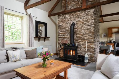 Kingsbridge Casa | West Wing