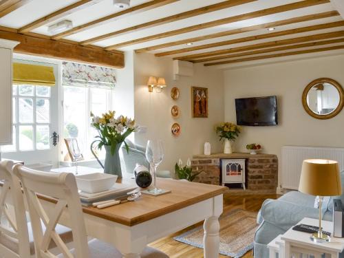 Wrelton Casa | West Wood Hideaway