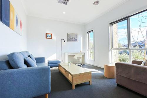 Truganina Casa | Westbrook Home 7beds by GoodLive