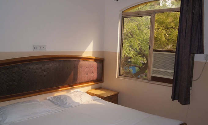 Jangpura Hotel | Westend Holiday Home
