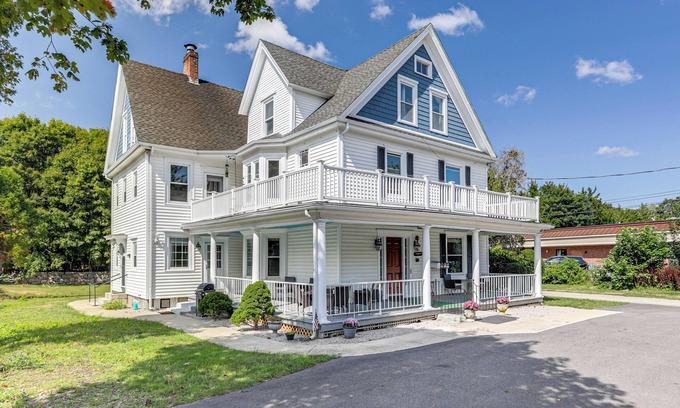 Westerly Apartamento | Westerly Apt Steps From Downtown + Beaches Nearby