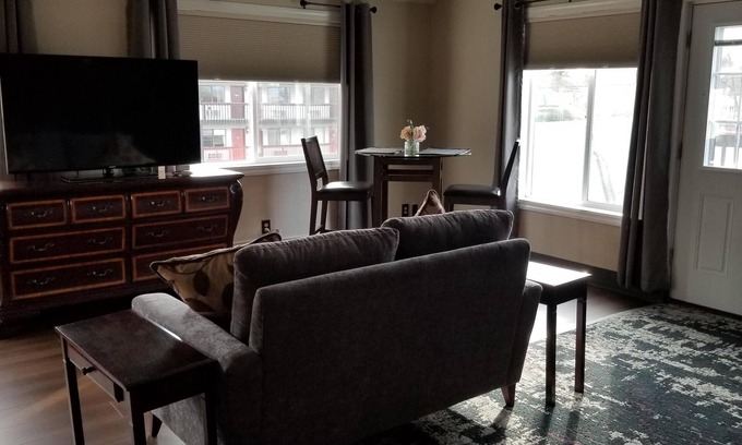 Tillamook Hotel | Western Royal Inn