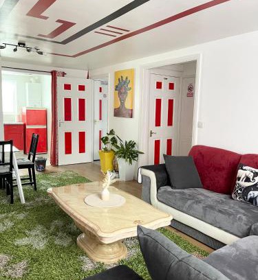 Chadwell Apartamento | Westfield Gardens Apartment - 3 bedrooms