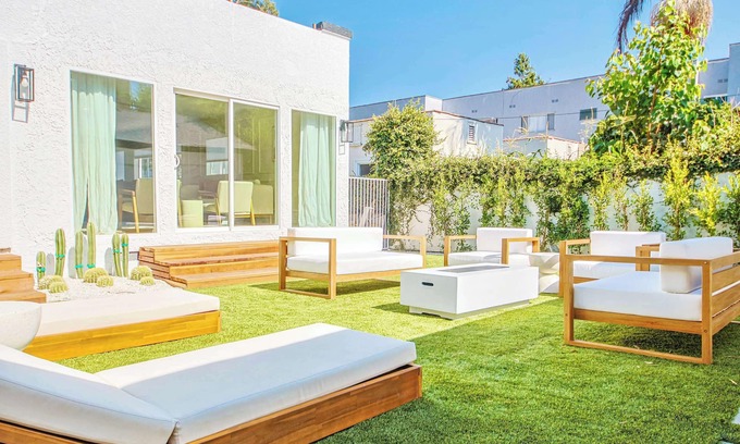 Melrose Casa | WEHO 12 Pax Charming house with Outdoor Oasis