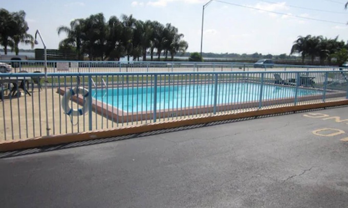 Shore Acres Hotel | Westmont Inn - Lakeland