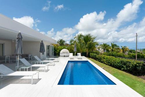 Mount Standfast Villa | Westmoreland Luxury Villa, Pool, Sea Views, Beach Club Access