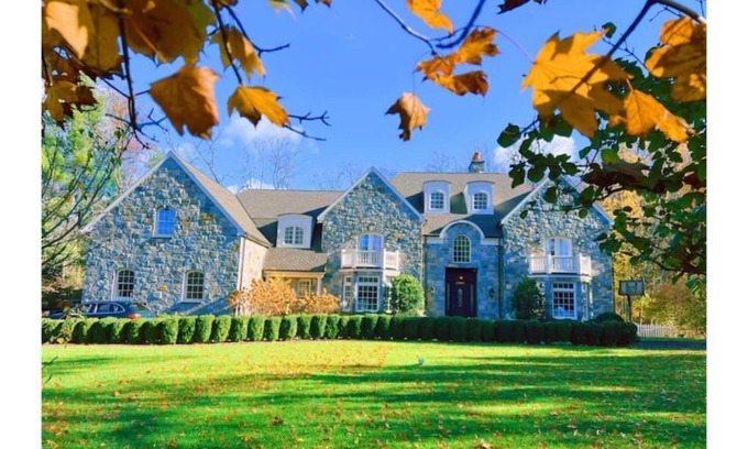 Stamford Otro | Westover Castle -Majestic in The Forest