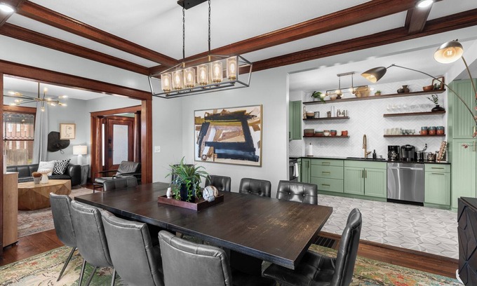 West Plaza Casa | Westport Central w/ King Beds Mins to 39th St and Plaza