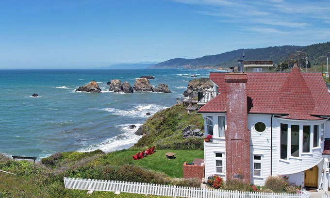 Westport Casa | Westport Landship Oceanfront Home