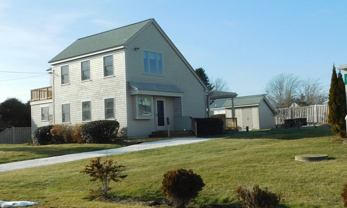 Adamsville Cabaña | Westport, Ma East Beach location.