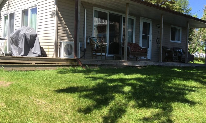 Rideau Lakes Cabina | Westport Ontario - Upper Rideau Getaway -Lakefront