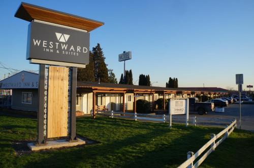 Langley Hotel | Westward Inn & Suites