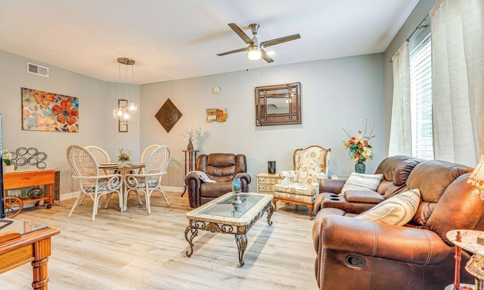 Energy Corridor Casa | WFH Friendly, Pool Access: Houston Townhome!