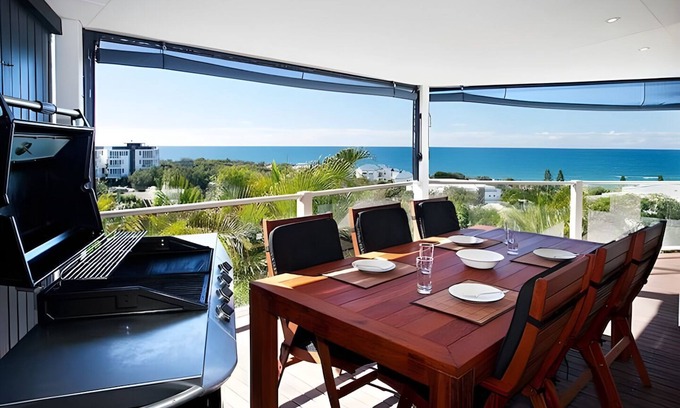 Yaroomba Casa | Whale Lookout - spectacular ocean views