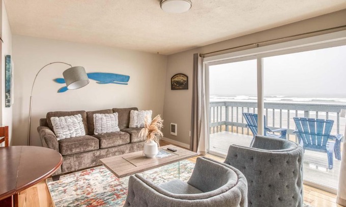 Rockaway Beach Casa | Whale Watcher Condo 2 - Meredith Lodging