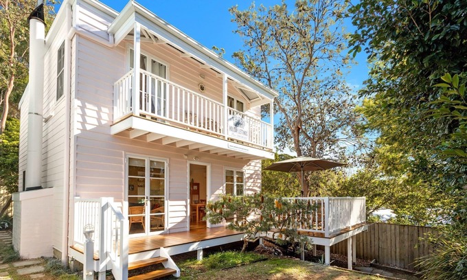Hyams Beach Cabaña | Whalers Retreat superb 3 bedroom cottage in a quiet pocket of Hyams Beach.