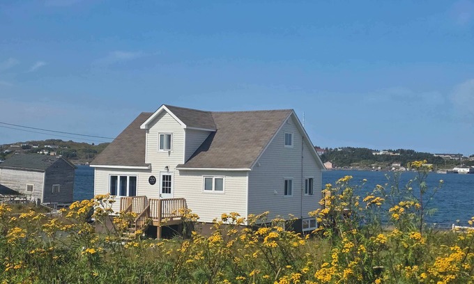 Twillingate Casa | Whales & Trails Vacation Home