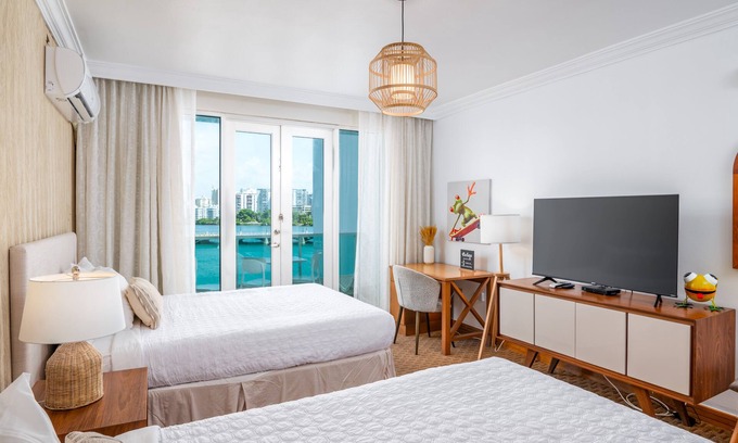 Puerta de Tierra Condominio | What a view! Oceanfront Studio, Superb Location, very central!