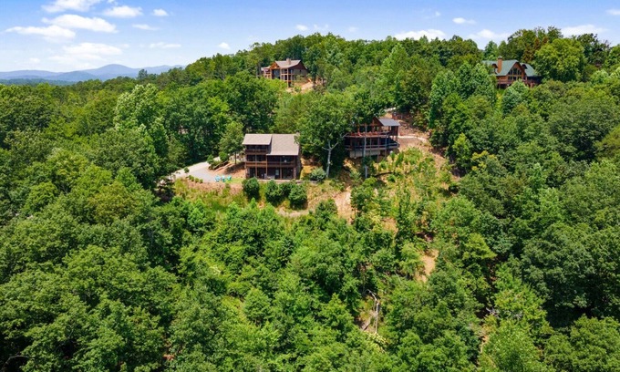 Ellijay Cabina | What??? Incredible long range Mountains and Lake views with access!