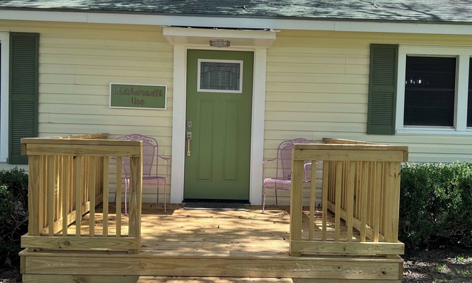 Shiner Casa | Whatchamacallit Haus, Downtown Shiner House