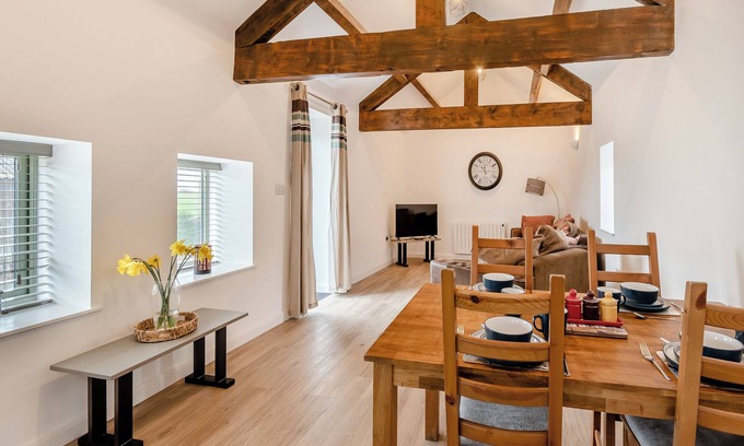 Whitby Cabaña | Wheel House - UK41247